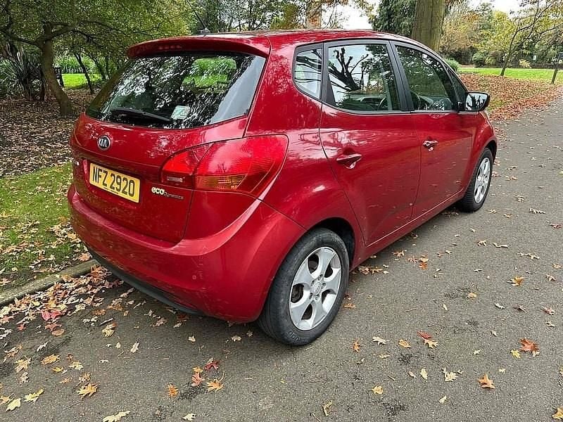 Used Kia Venga 89 HP (65 kW) 2013 Red Hatchback