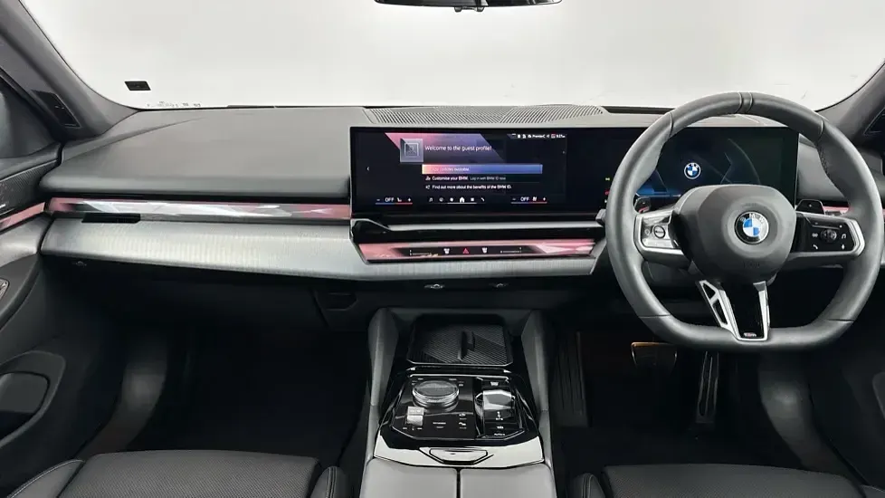 Used BMW 520 M Sport 205 HP (150 kW) 2025 Blue Estate