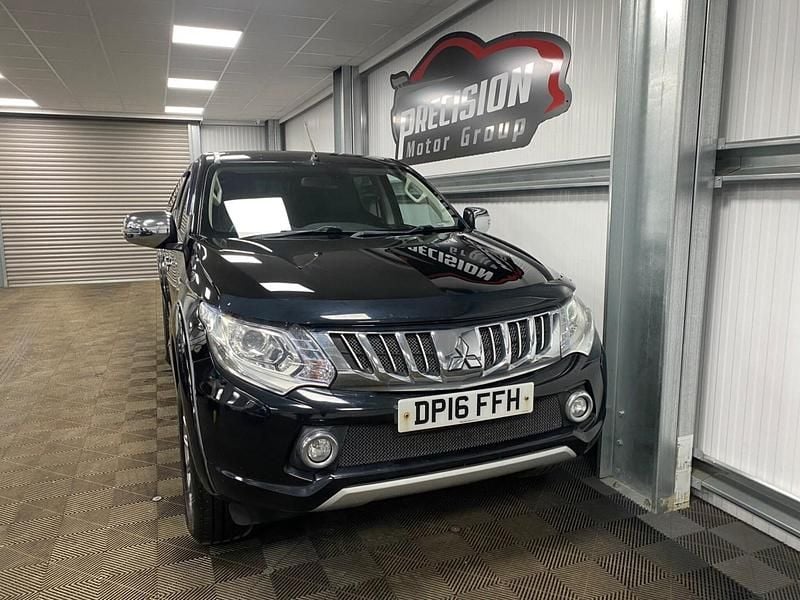Used Mitsubishi L200 2016 Black Pickup