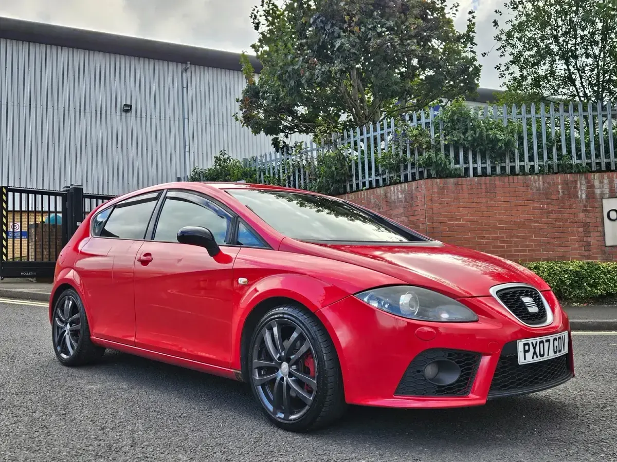 Used Seat Leon CUPRA 310 HP (228 kW) 2007 Red Hatchback