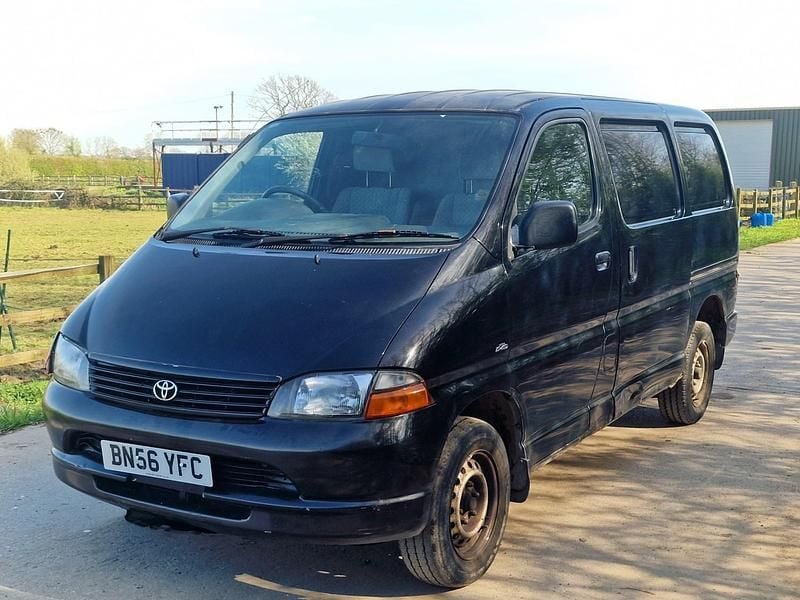 Used Toyota HiAce 88 HP (64 kW) 2006 Black