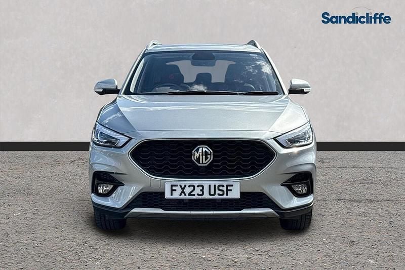 Käytetty MG ZS Exclusive 111 HP (81 kW) 2022 Hopea Sedan