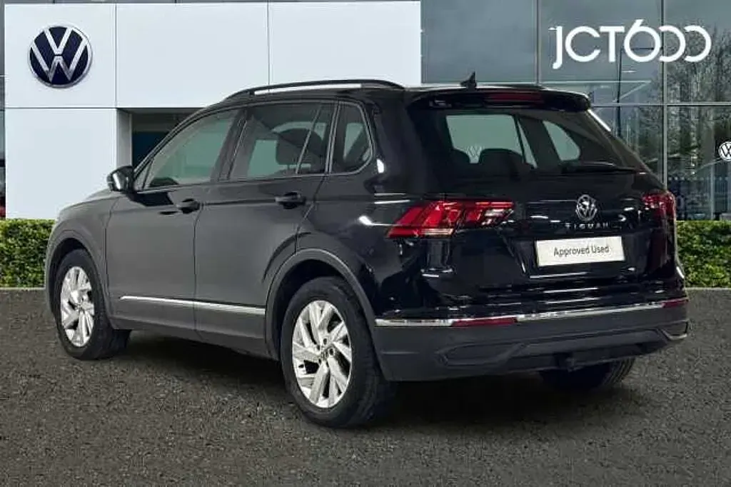 Used VW Tiguan Life 150 HP (110 kW) 2022 Black SUV