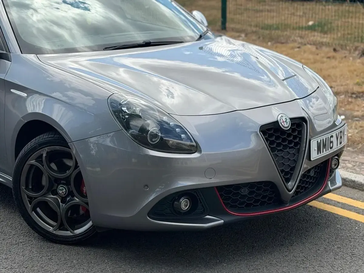 Used Alfa Romeo Giulietta Edizione Speciale 150 HP (110 kW) 2016 Grey Hatchback