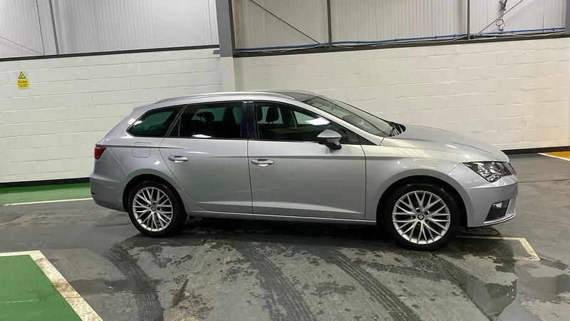 Used Seat Leon SE Dynamic 115 HP (84 kW) 2018 Silver Estate