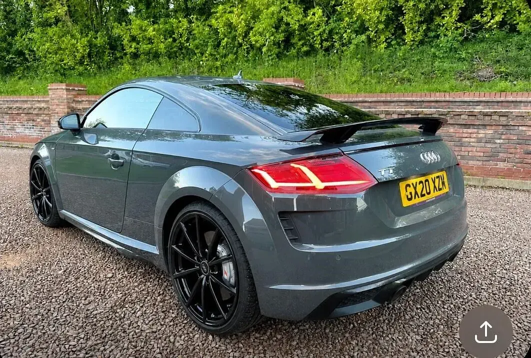 Begagnad Audi TT Black Edition 2020 Grå Sportkupé