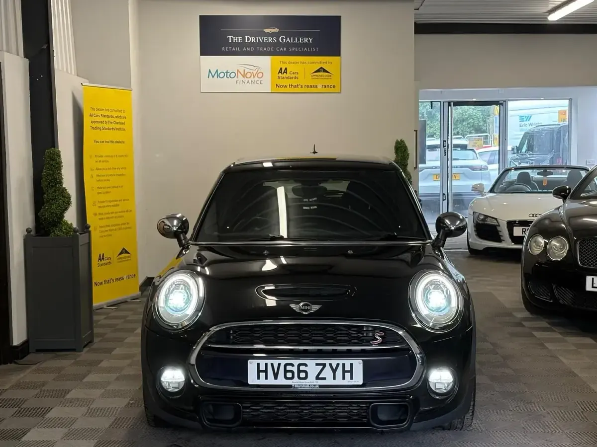 Used Mini Cooper S Hatch 190 HP (139 kW) 2016 Black Hatchback