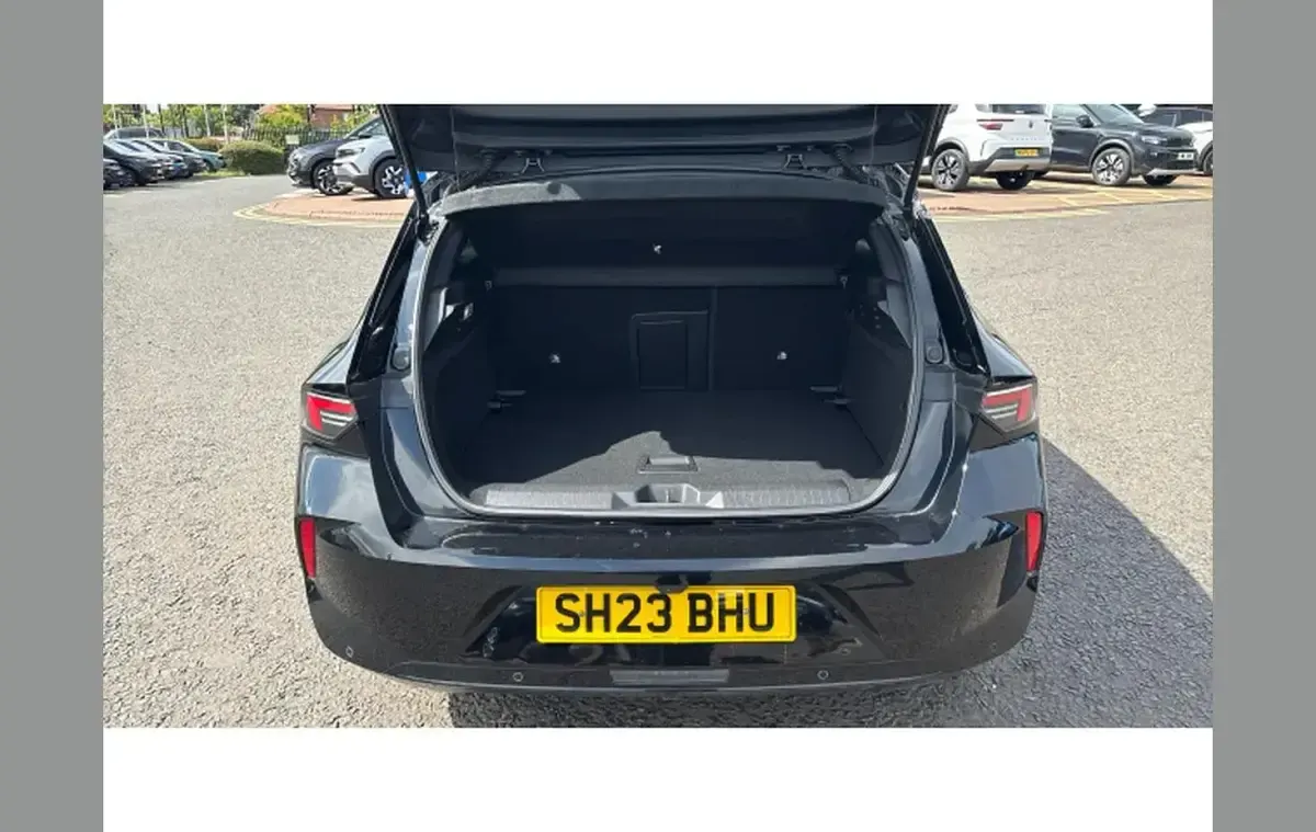 Used Vauxhall Astra 130 HP (95 kW) 2023 Black Hatchback