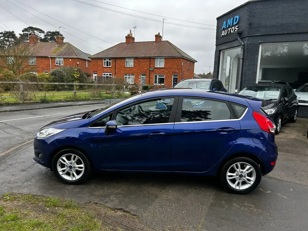 Used Ford Fiesta Zetec 2016 Blue Hatchback
