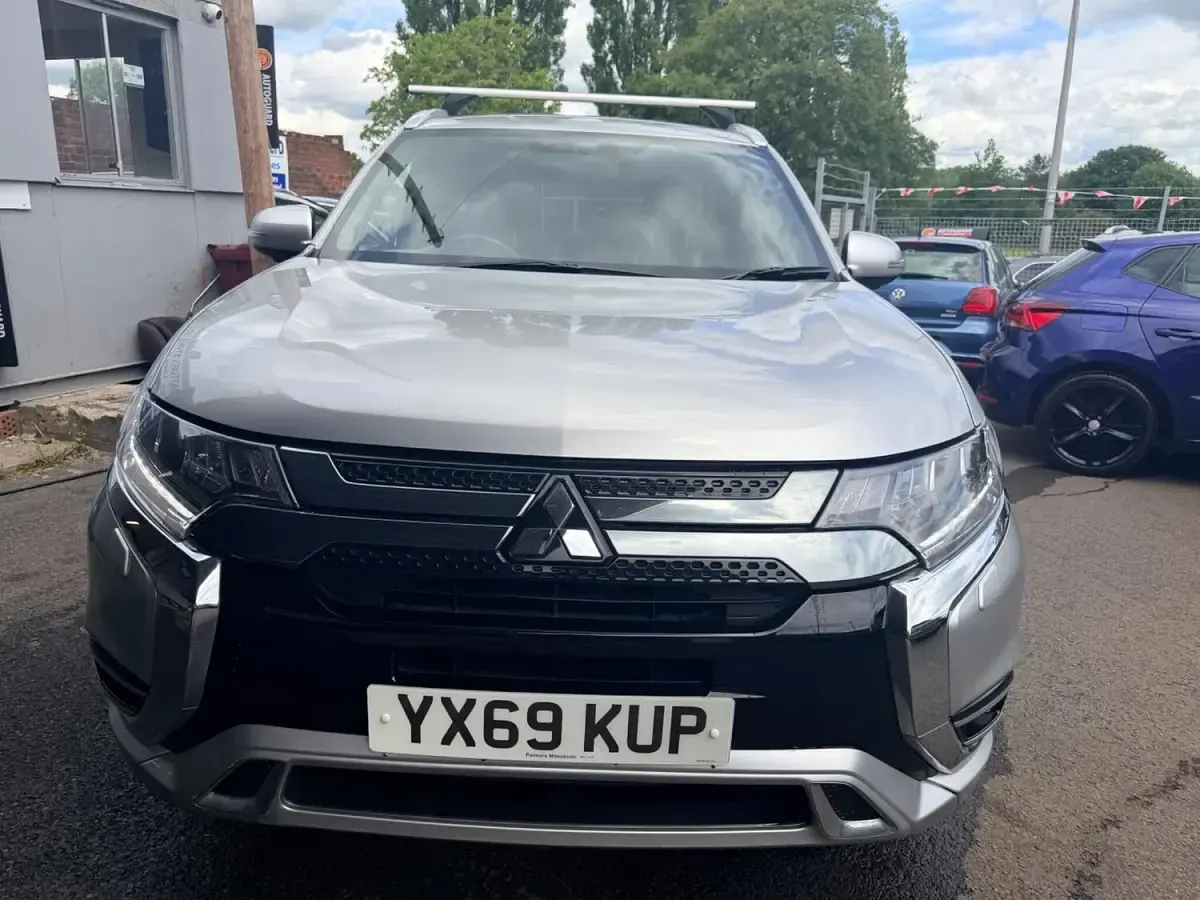 Used Mitsubishi Outlander P-HEV 2019 Silver Estate