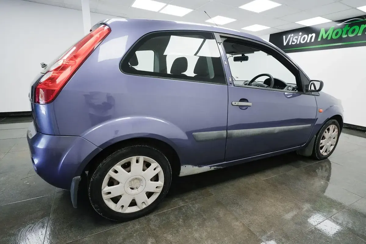 Used Ford Fiesta Style 75 HP (55 kW) 2006 Mauve/purple Hatchback