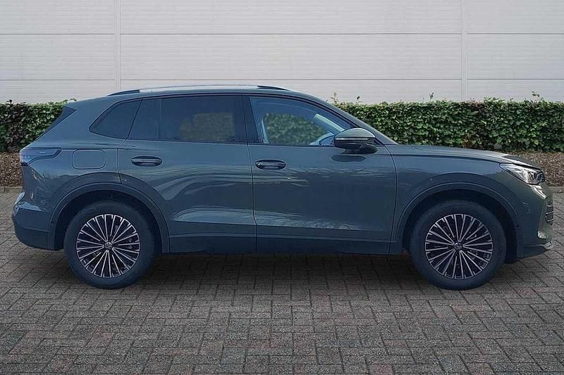 New VW Tiguan Match 150 HP (110 kW) 2026 Cipressino green SUV