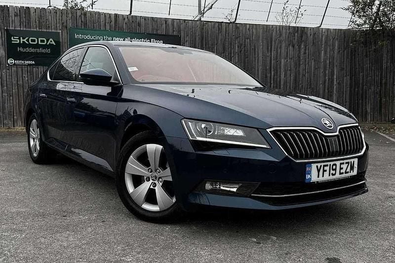 Blue Used 2019 Skoda Superb SE L Executive Hatchback | £11,295 (Fair price) - Image 1/4