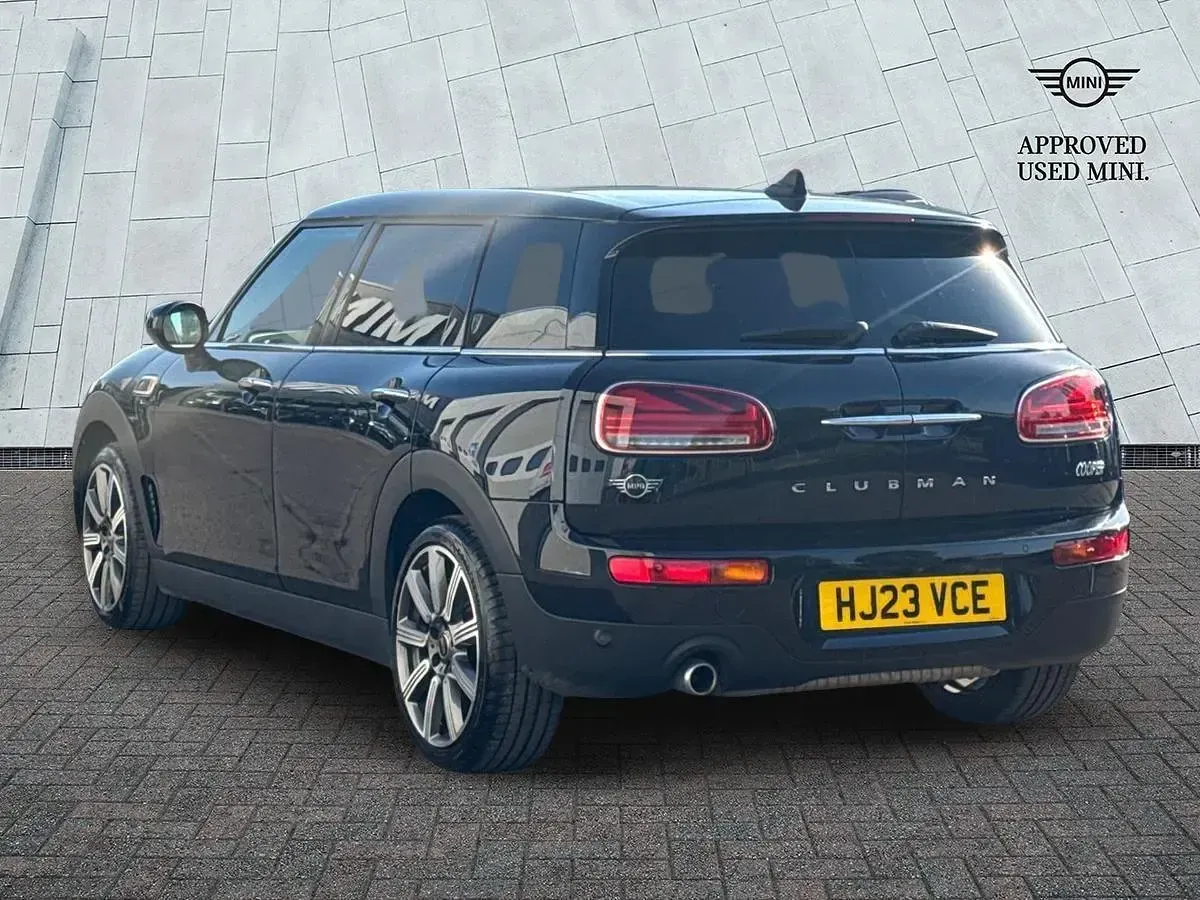 Usado Mini Cooper Clubman Exclusive 134 CV (98 kW) 2023 Negro Familiar