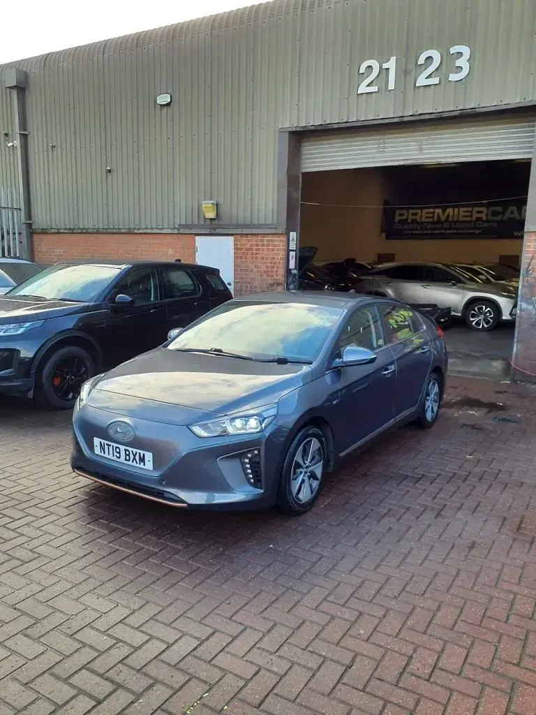 Usado Hyundai Ioniq Premium SE 88 kW (120 CV) 2019 Gris Utilitario