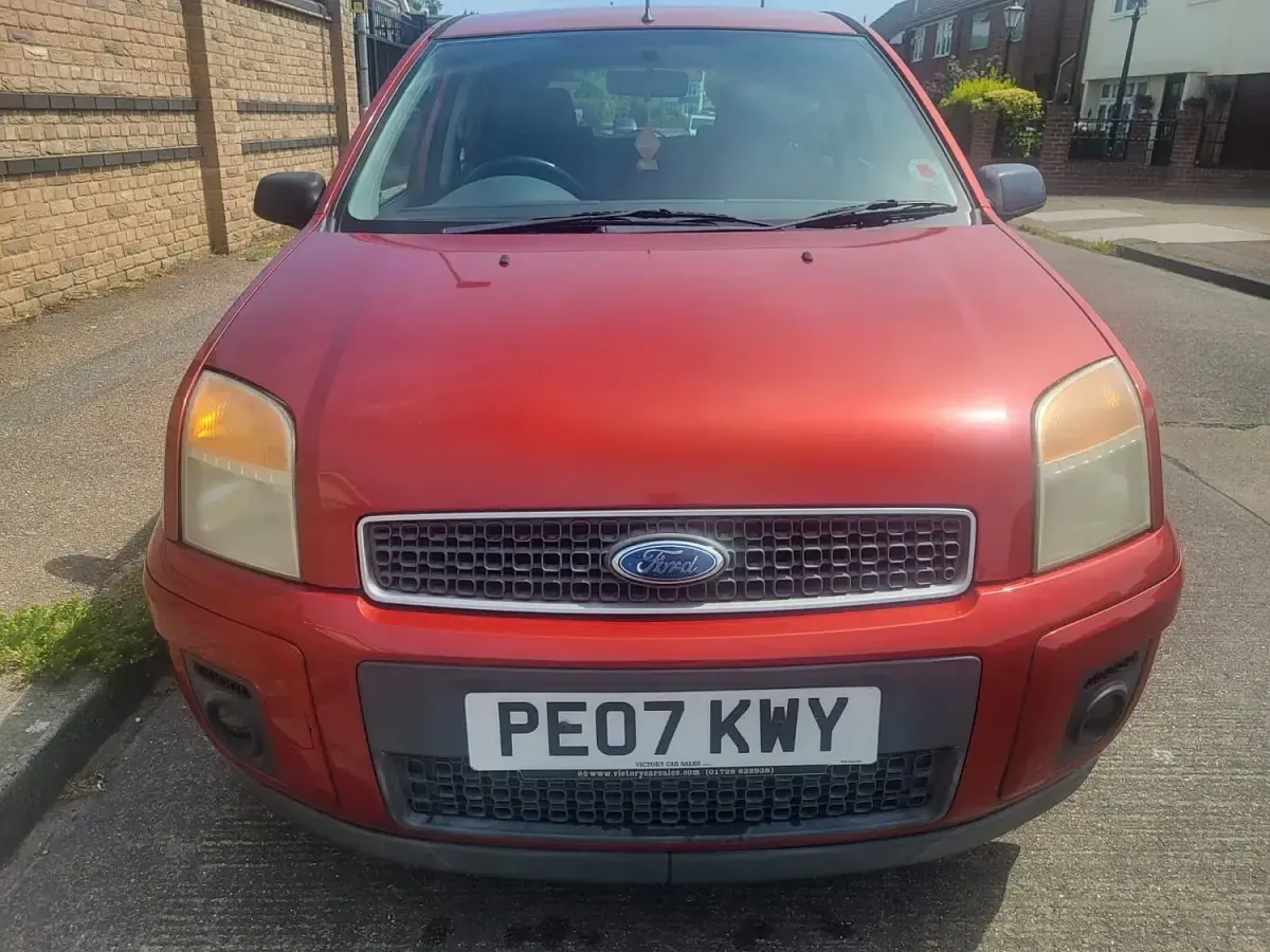 Used Ford Fusion Zetec 80 HP (58 kW) 2007 Orange Hatchback