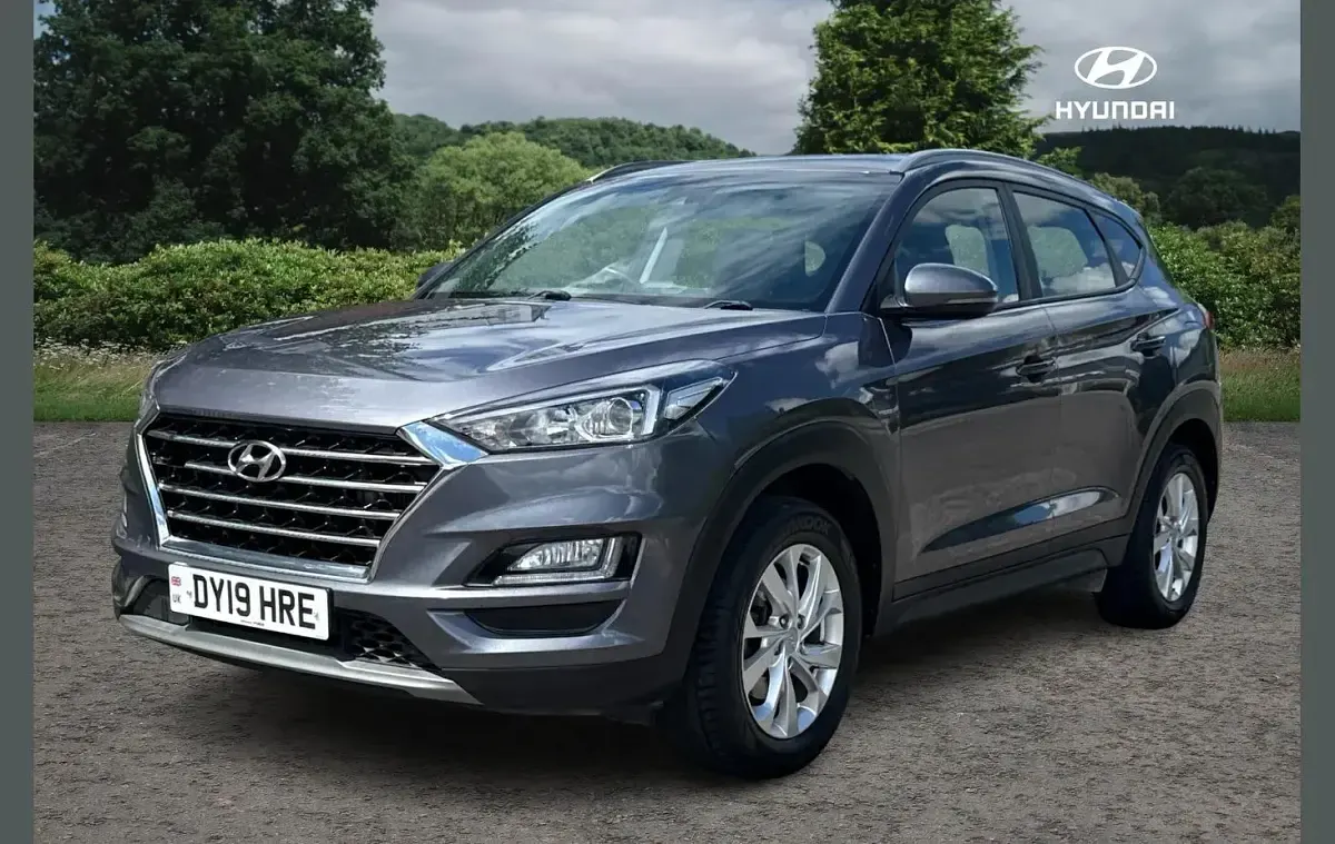 Used Hyundai Tucson SE 113 HP (83 kW) 2019 Grey SUV