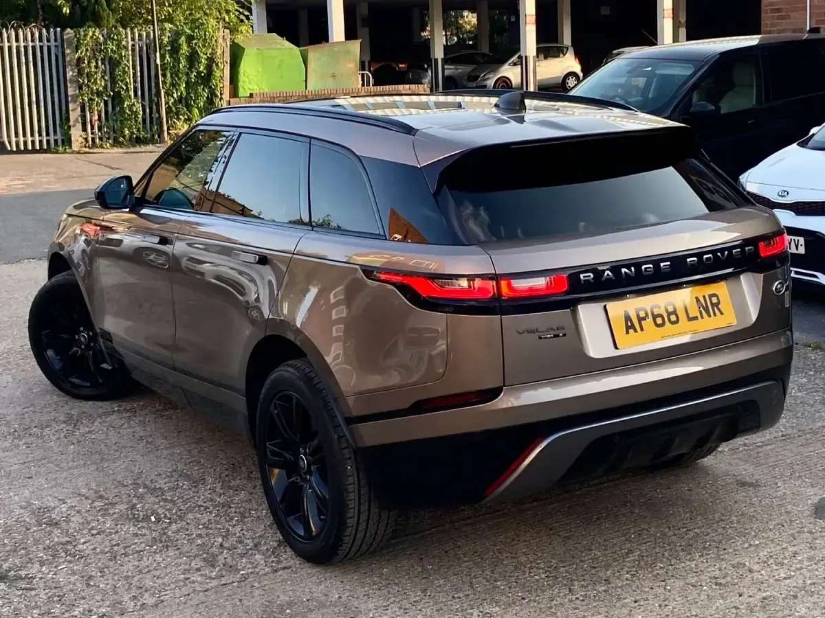 Used Land Rover Range Rover Velar R-Dynamic 180 HP (132 kW) 2019 Brown SUV