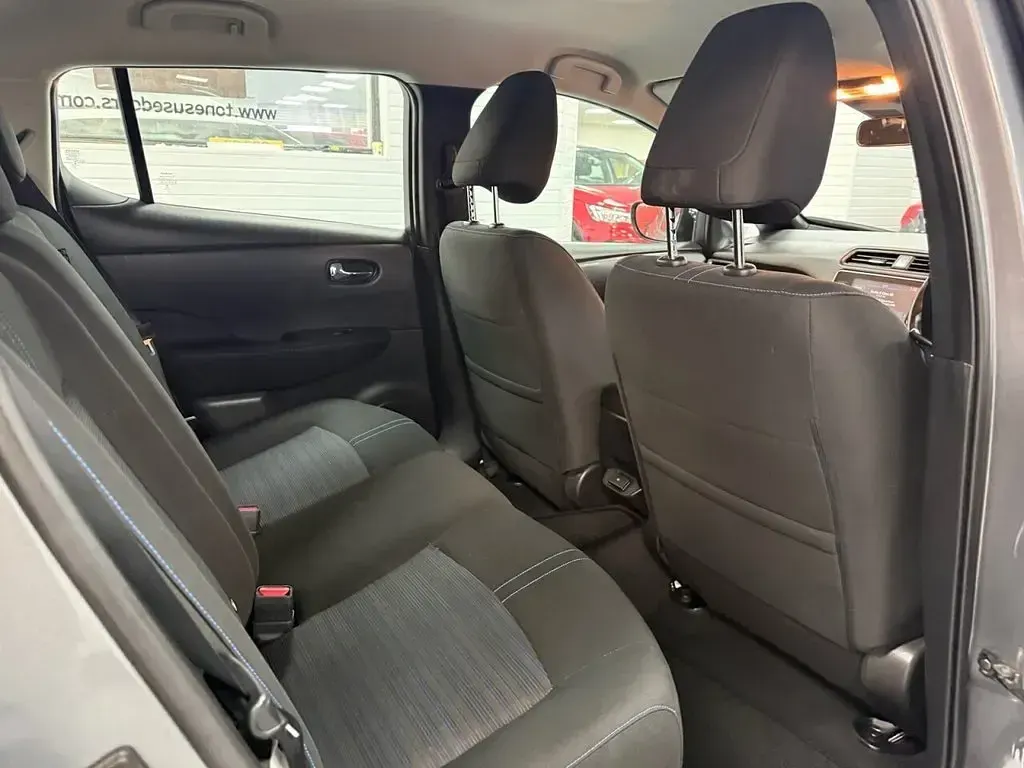 Used Nissan Leaf Acenta 110 kW (150 HP) 2021 Grey Hatchback