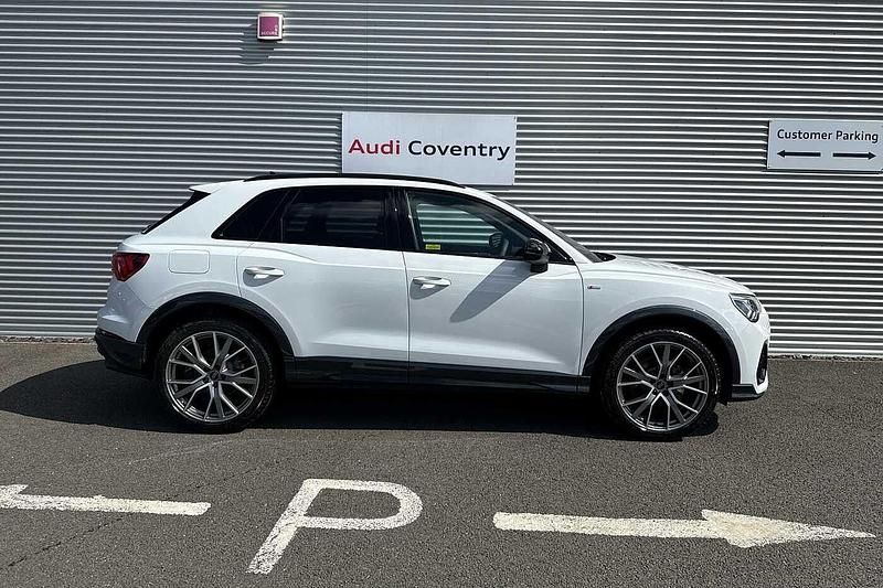 Used Audi Q3 Black Edition 150 HP (110 kW) 2025 Glacier white metallic SUV