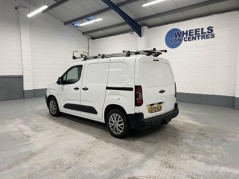 Used Citroën Berlingo 100 HP (73 kW) 2020 White MPV