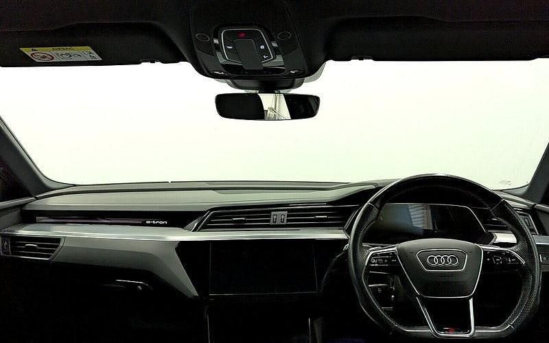 Begagnad Audi e-tron Black Edition 300 kW (408 HK) 2022 Svart SUV