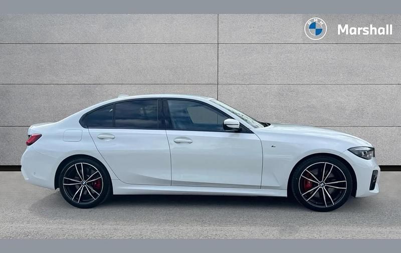 Usado BMW 320e M Sport 187 CV (137 kW) 2022 Blanco Berlina