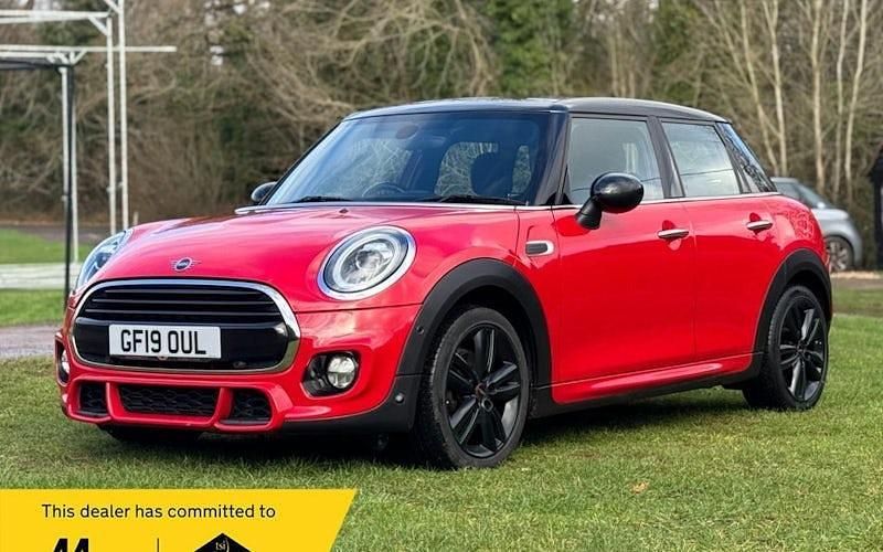 Used Mini Cooper Hatch 136 HP (100 kW) 2019 Red Hatchback
