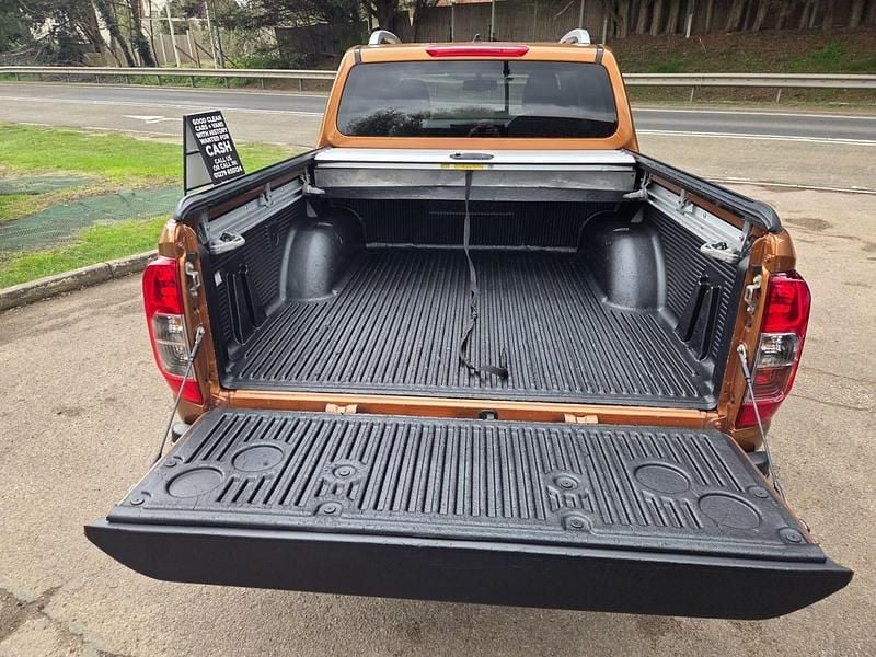 Used Nissan Navara Tekna 190 HP (139 kW) 2019 Yellow Pickup