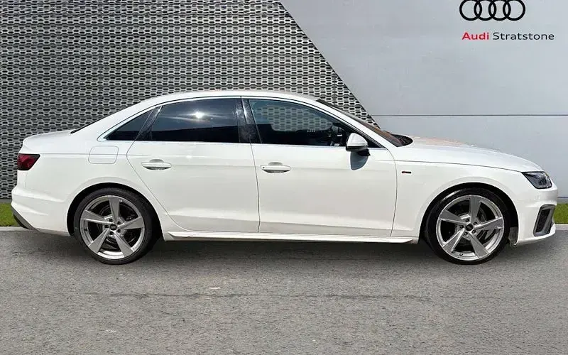 Used Audi A4 S-Line 150 HP (110 kW) 2024 White Sedan