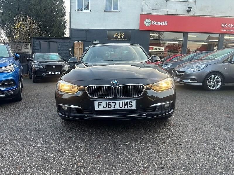 Usado BMW 330e Luxury Line 2017 Negro Berlina