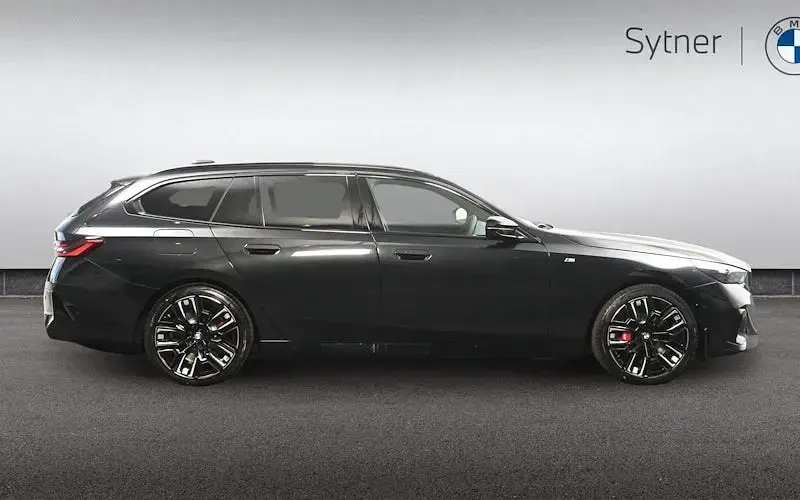 New BMW i5 442 kW (601 HP) 2026 Estate