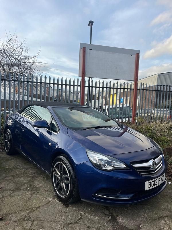 Second-hand Vauxhall Cascada 170 CP (125 kW) 2013 Albastru Cabrio