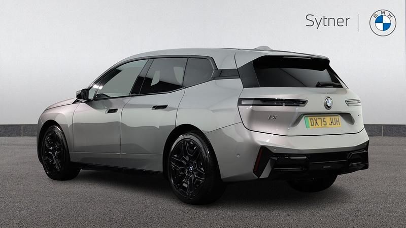 Usado BMW iX M Sport 295 kW (402 CV) 2025 Plateado SUV