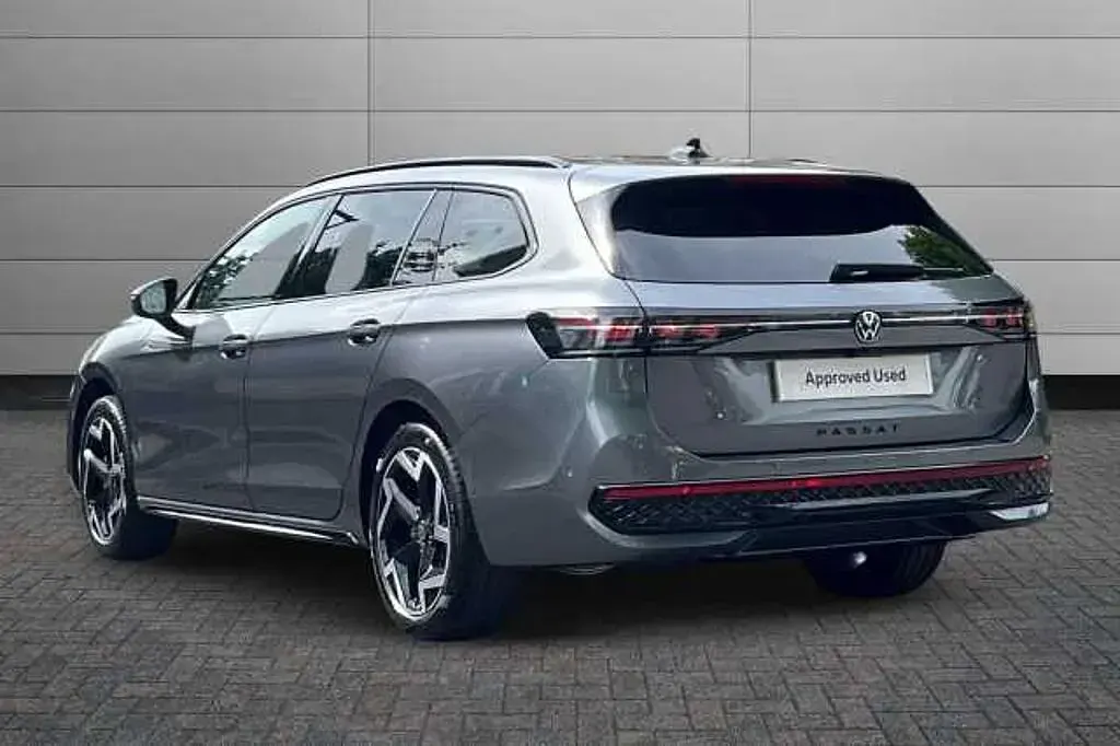 New VW Passat R-line 150 HP (110 kW) 2026 Diabase grey Estate