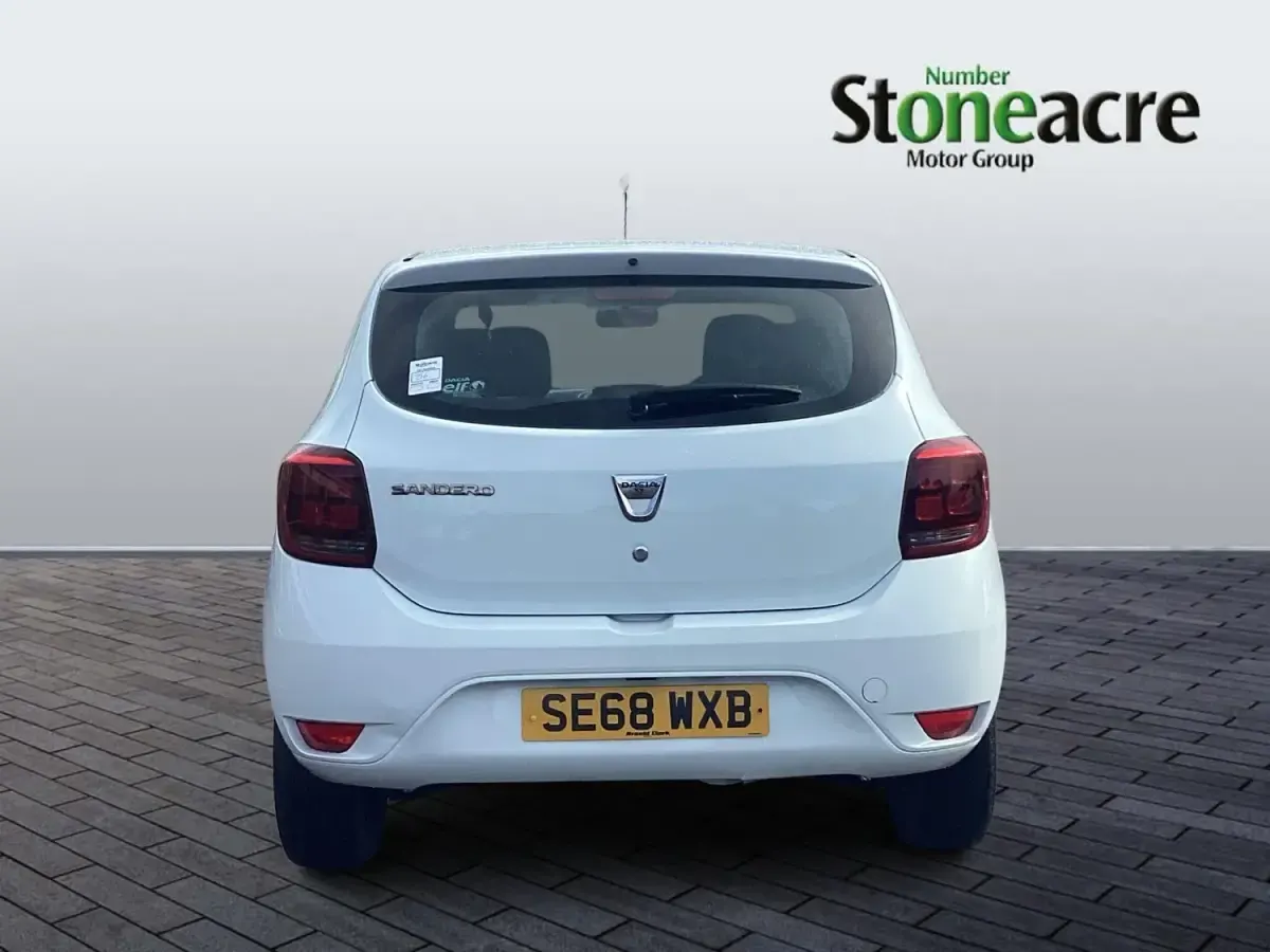 Begagnad Dacia Sandero Essentiel 72 HK (52 kW) 2019 Vit Halvkombi