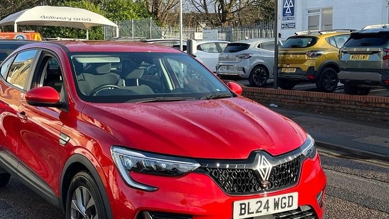 Used Renault Arkana Evolution 142 HP (104 kW) 2024 Red  SUV
