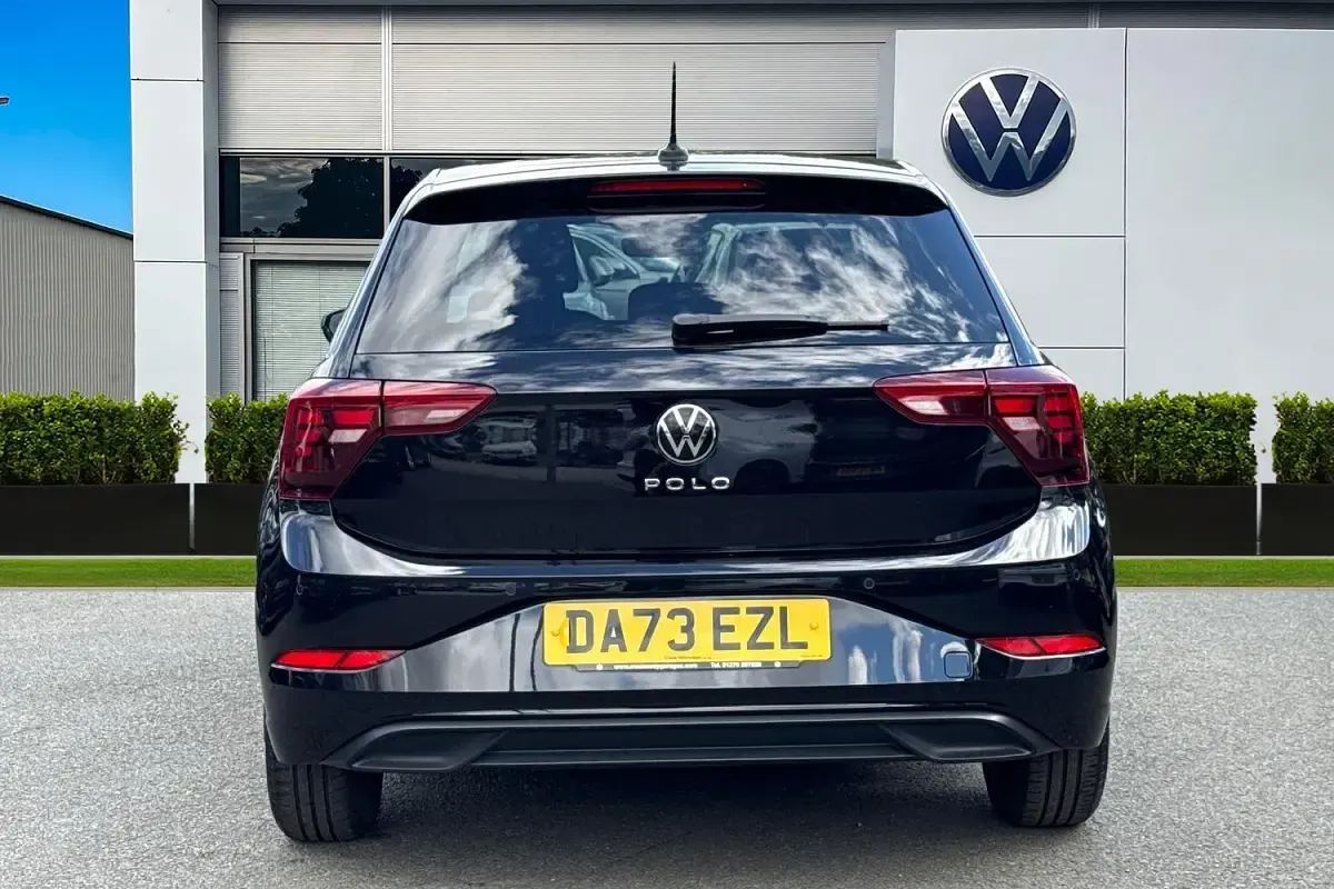 Used VW Polo Life 95 HP (69 kW) 2023 Black Hatchback