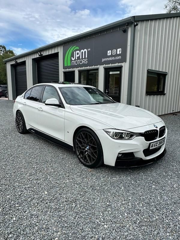 White Used 2018 BMW 330e M Sport Sedan | £11,950 (A bit pricey) - Image 1/4