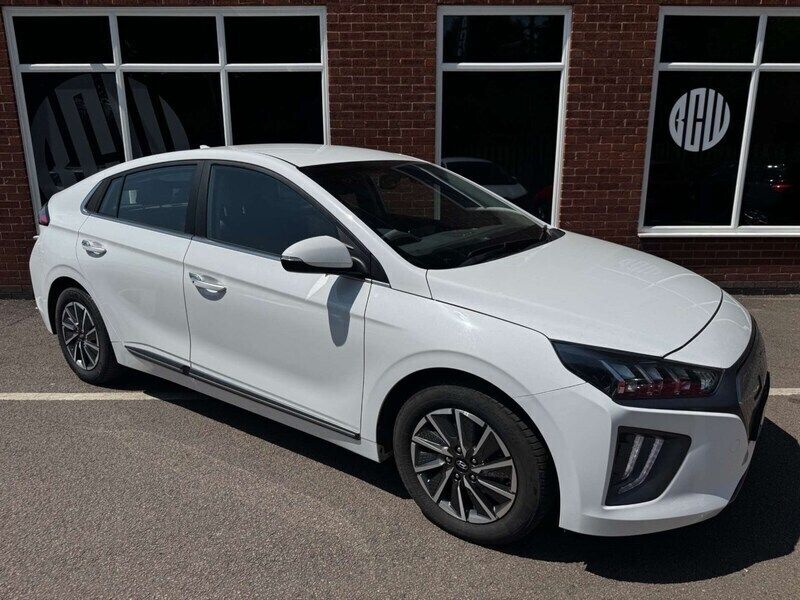 White Used 2022 Hyundai Ioniq 6 Premium Sedan | £9,125 - Image 1/4