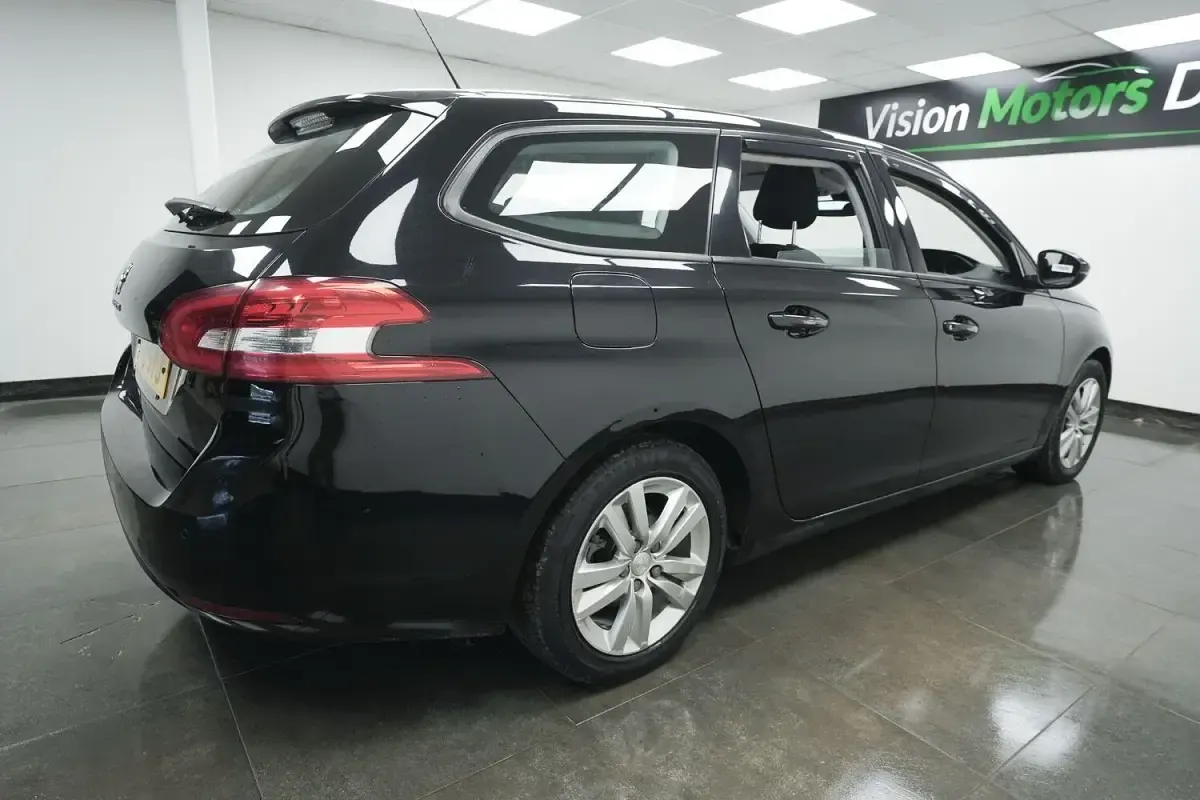 Begagnad Peugeot 308 SW Active 2018 Svart Kombi