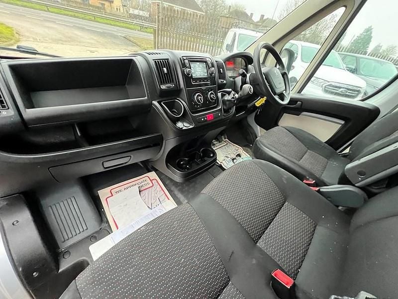 Used Peugeot Boxer 130 HP (95 kW) 2017 Silver Van