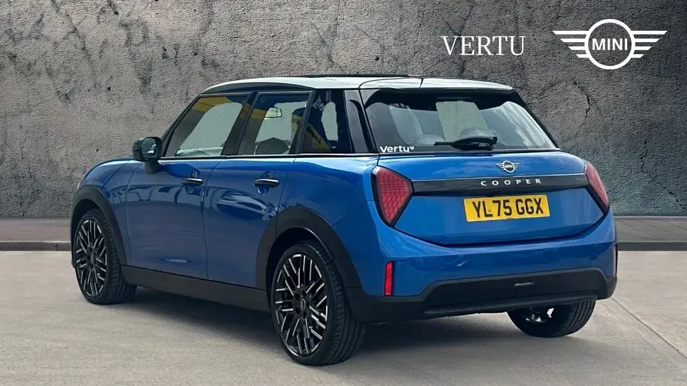 Used Mini Cooper Hatch 114 kW (156 HP) 2026 Blue Hatchback
