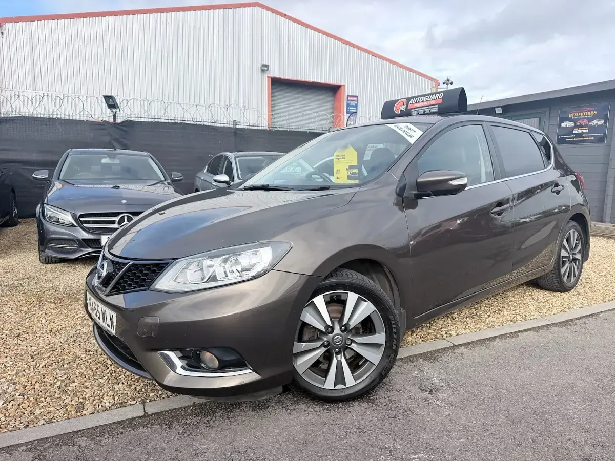 Used Nissan Pulsar Tekna 110 HP (80 kW) 2016 Beige Hatchback