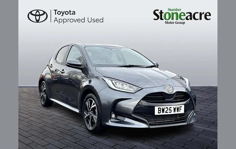 Used Toyota Yaris Hybrid Design 113 HP (83 kW) 2025 Grey Hatchback
