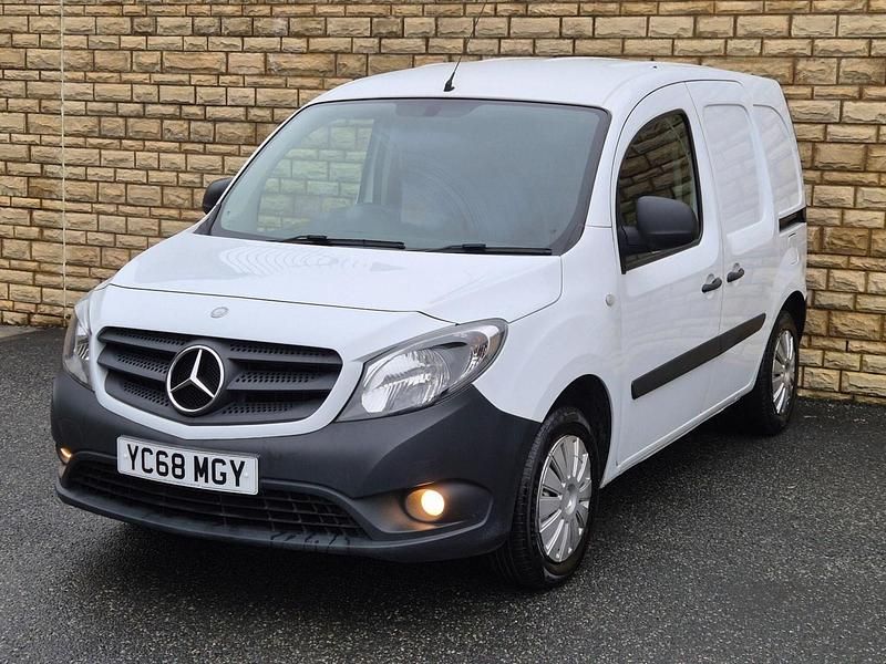 Used Mercedes Citan 109 90 HP (66 kW) 2018 White