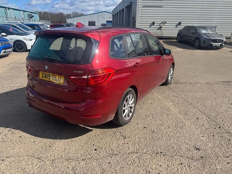 Used BMW 218 Comfort Edition 140 HP (102 kW) 2019 Red MPV