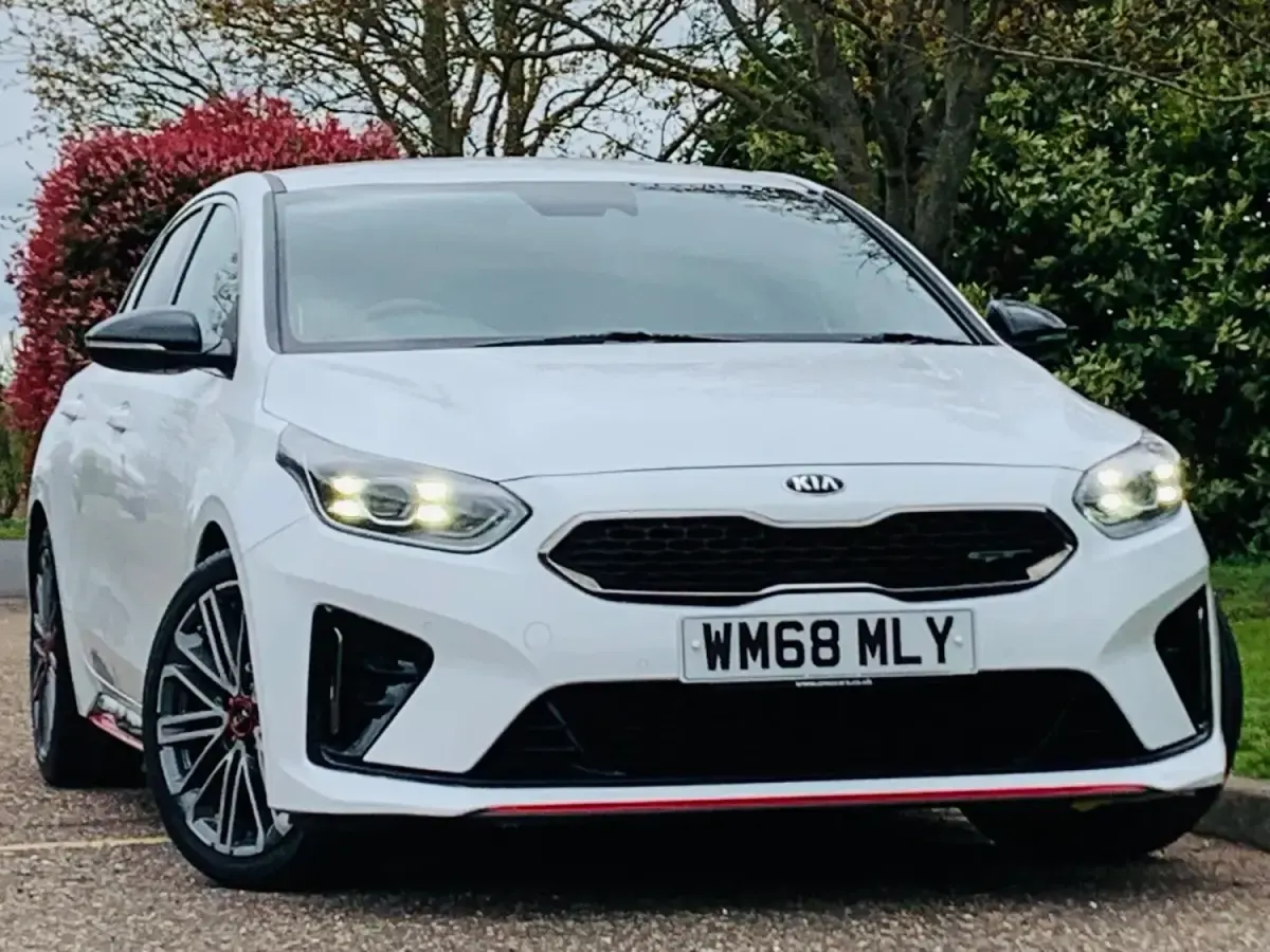 Begagnad Kia ProCeed GT 204 HK (150 kW) 2019 Vit Kombi