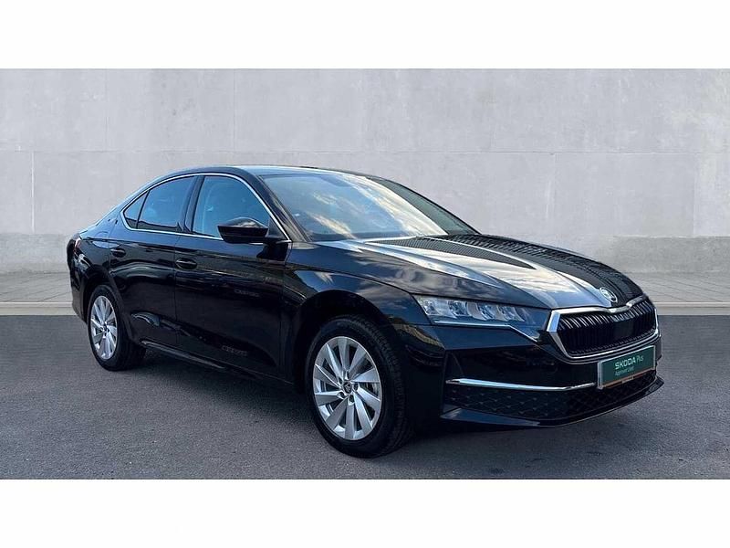 Black magic pearl effect Used 2025 Skoda Octavia SE L Hatchback | £28,696 (Expensive) - Image 1/4