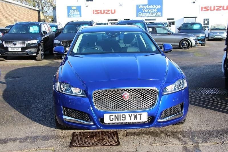 Used Jaguar XF Sportbrake Portfolio 250 HP (183 kW) 2019 Blue Estate